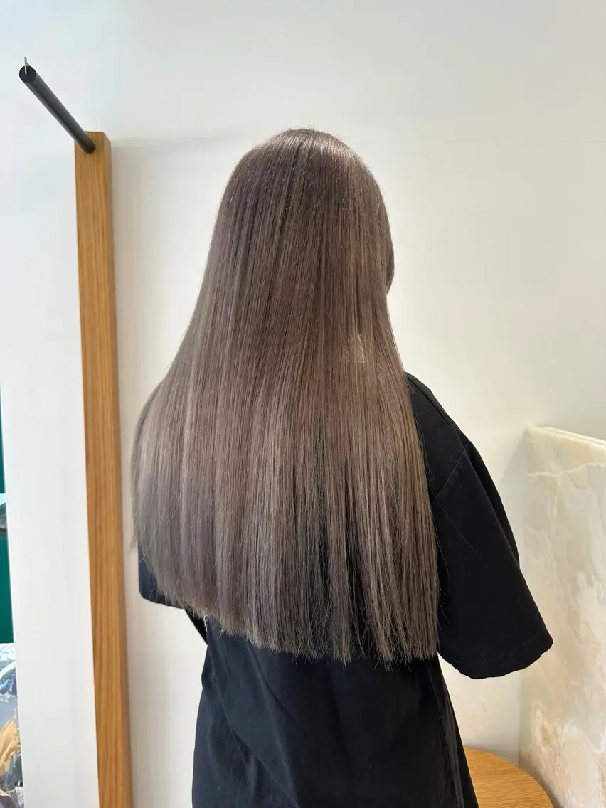 ロング カラー グレージュ カット ヘアカラー トリートメント ハイトーン/透け感 カラー🎀真香のヘアスタイル