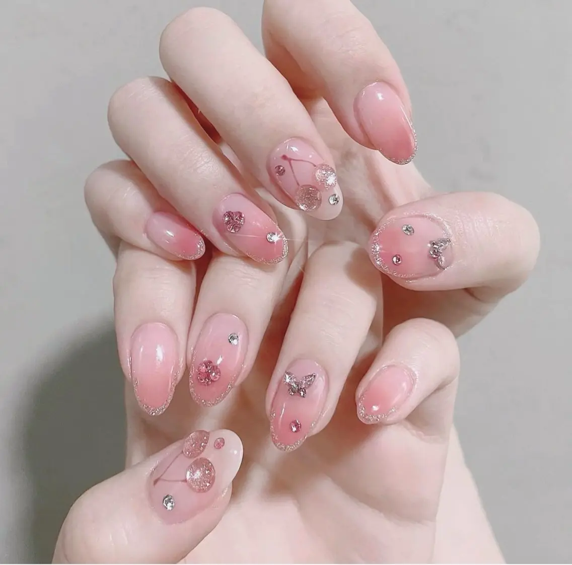 ネイル キラキラネイル マグネットネイル ミラーネイル ニュアンスネイル 春ネイル ハンドネイル Lyna 池袋のネイルデザイン