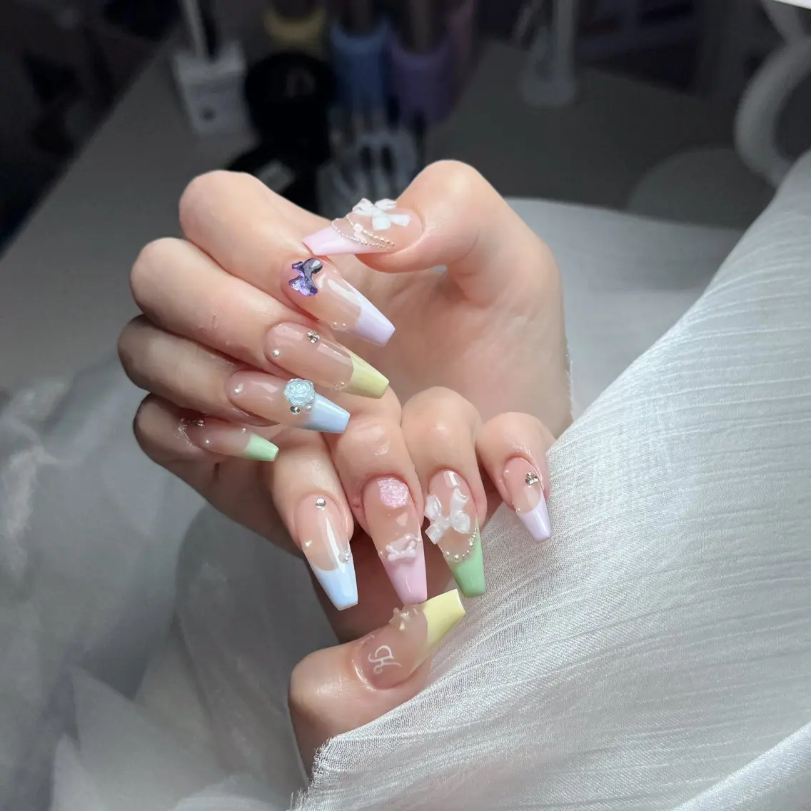ネイル チークネイル フレンチネイル グラデーション 韓国ネイル マグネットネイル ハンドネイル Hana Nailのネイルデザイン
