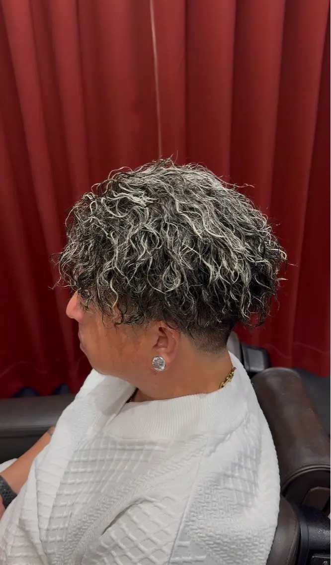 ミディアム カラー メンズ メンズブリーチ メンズメッシュ ブリーチ 透明感カラー メッシュ カット ヘアカラー 藤田 陽光のヘアスタイル