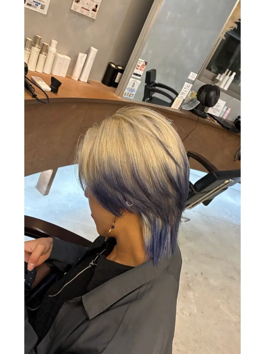 ミディアム カラー メンズ メンズブリーチ ブリーチ 透明感カラー ヘアカラー サヤ/寒色カラー/ 美髪矯正のヘアスタイル