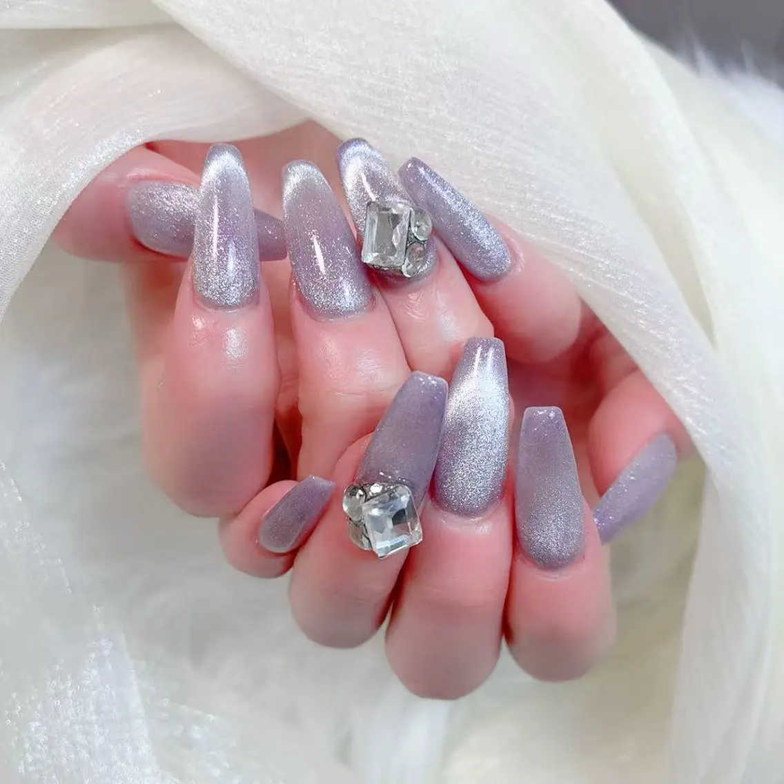ネイル アニマル柄 チークネイル 成人式 フラッシュネイル フットネイル B·U Nail大宮 長さだし専門店のネイルデザイン