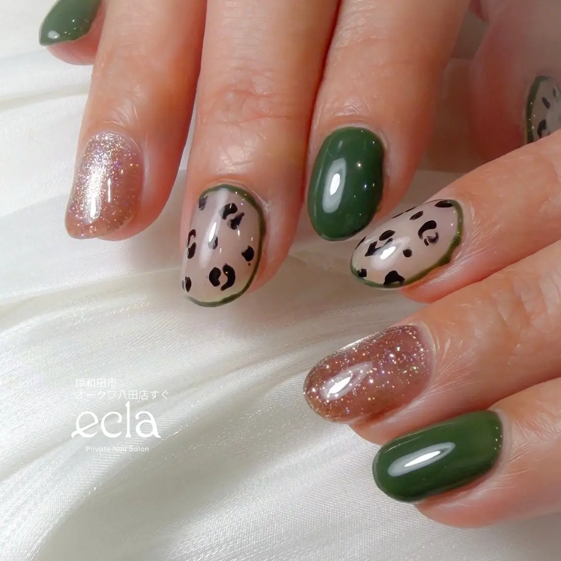 ネイル アニマル柄 アートネイル グリーン キラキラネイル ラメ(グリッター) Nail Salon ecla 〜エクラ〜のネイルデザイン