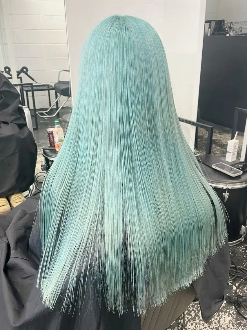 🦋【トリプルカラー🐣】2回ブリーチ ＋カラー🩵/treatmentの写真
