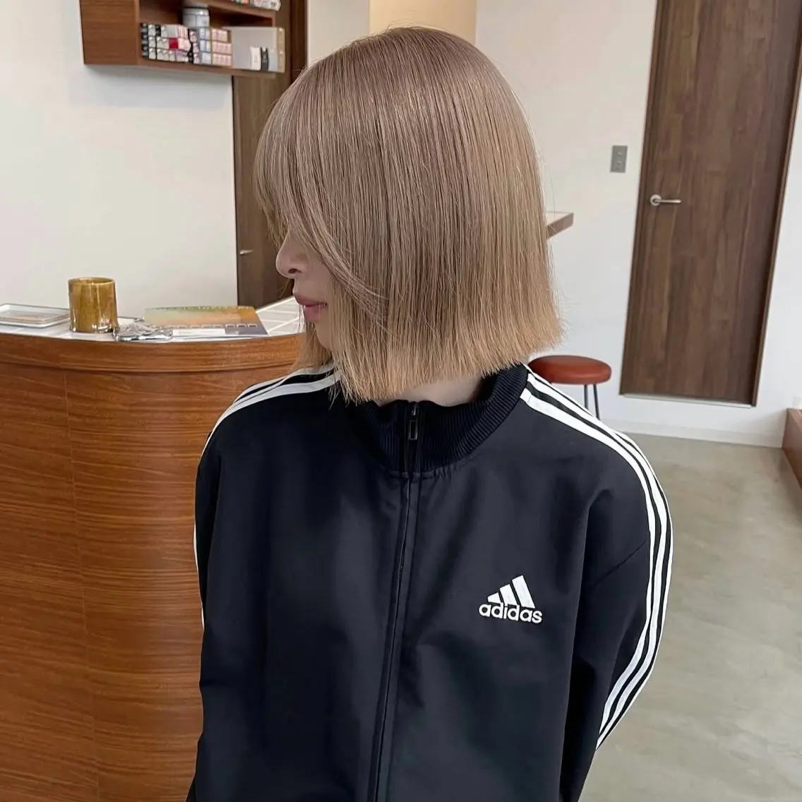 ショート カラー ベージュカラー ミルクティーベージュ カットモデル୨୧大阪 梅田タカシマリナ♡のヘアスタイル