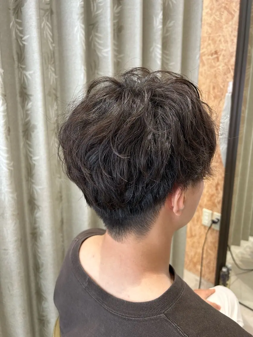 ショート パーマ メンズ マッシュ メンズパーマ 染谷 菜摘のヘアスタイル
