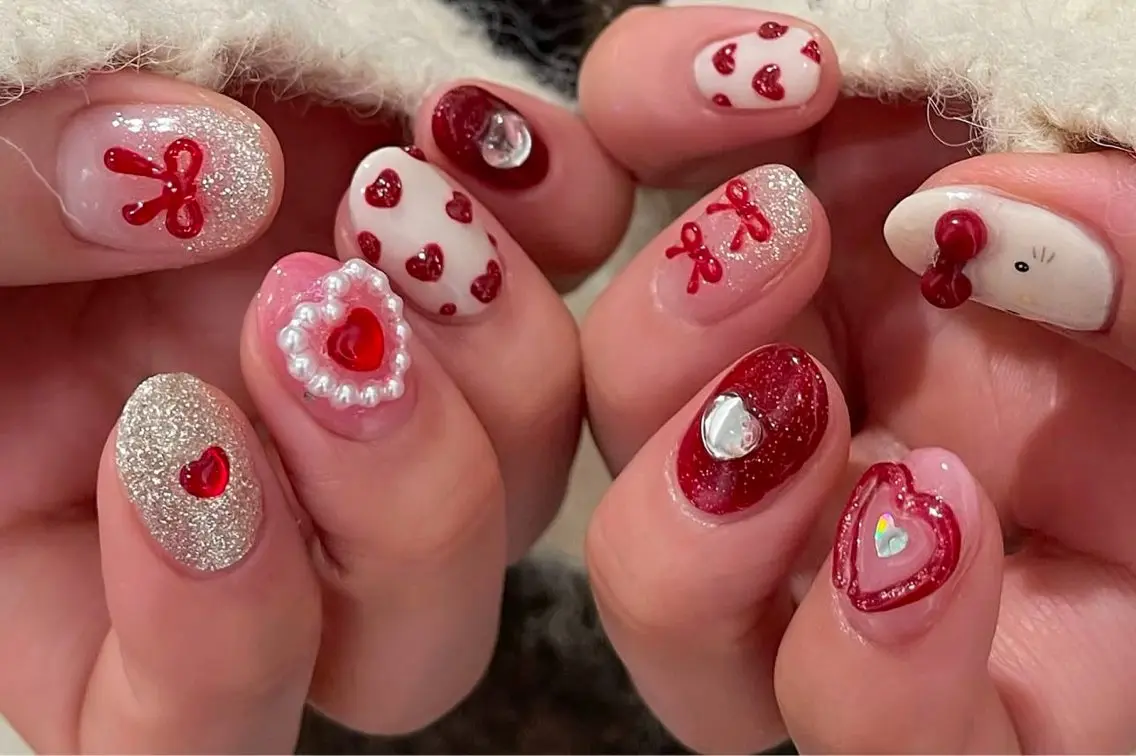 ネイル フレンチネイル グラデーション キラキラネイル 韓国ネイル マグネットネイル ハンドネイル 🎀🎀YooLi Nail Salonのネイルデザイン
