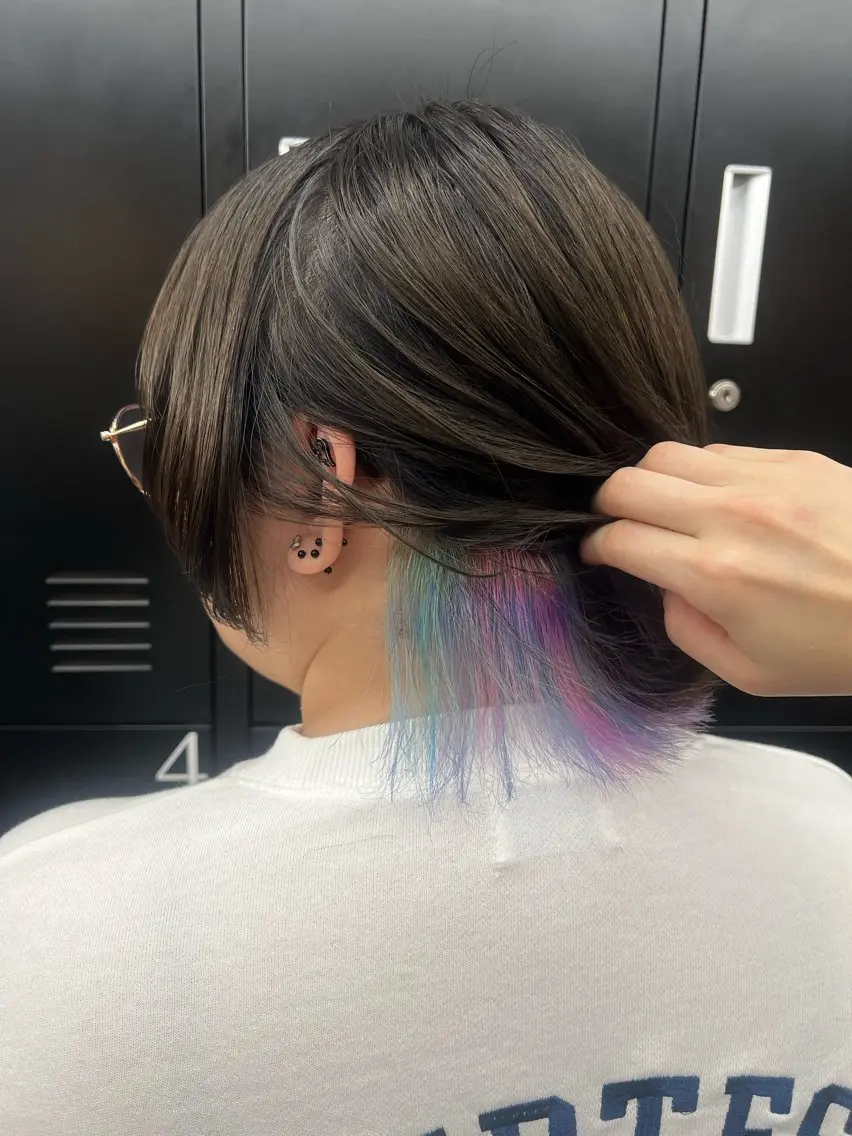 ミディアム カラー ユニコーンカラー ウルフカット カット ヘアカラー 透明感カラー特化🫧 🦋栗原🦋のヘアスタイル