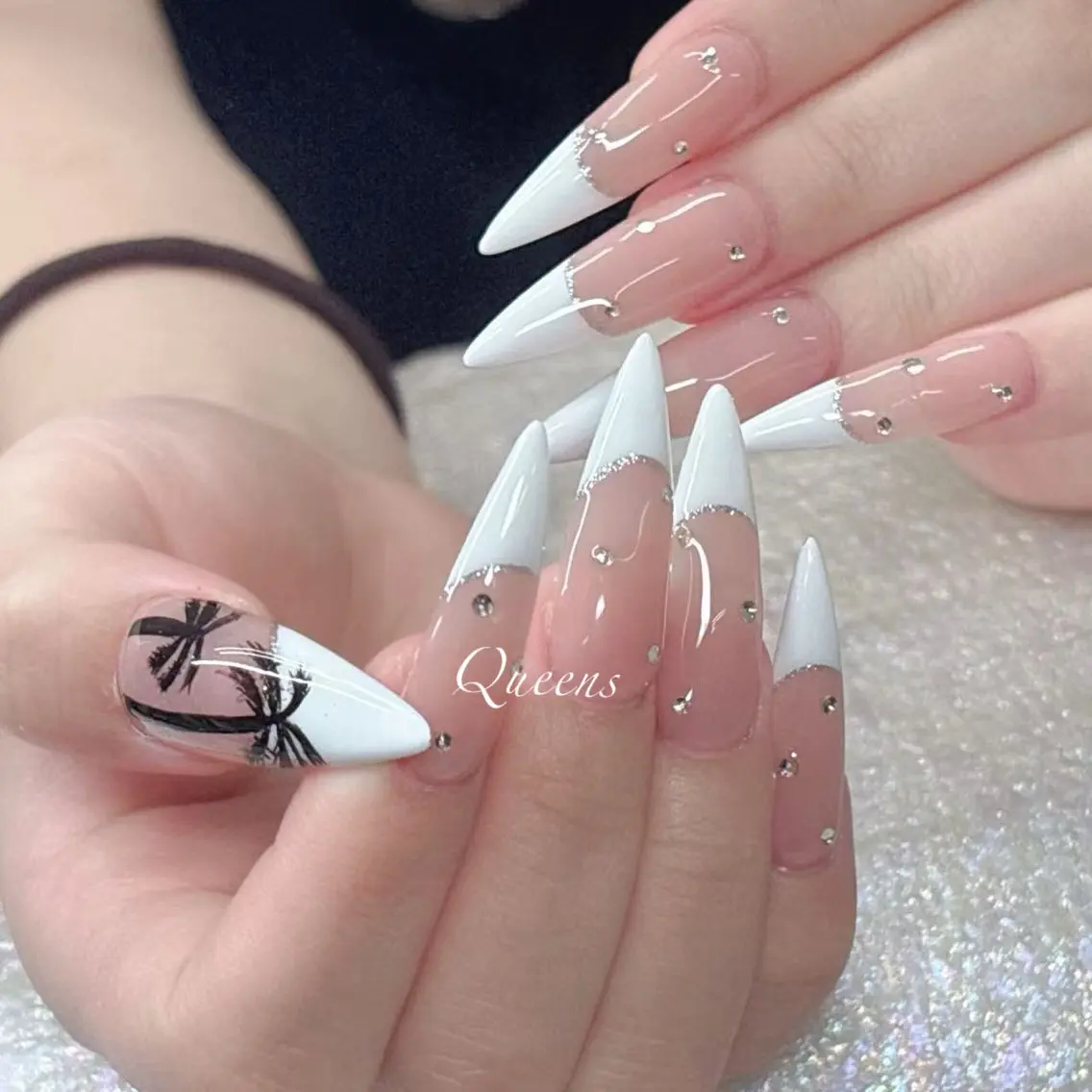 ネイル ハンドネイル Queens テイのネイルデザイン