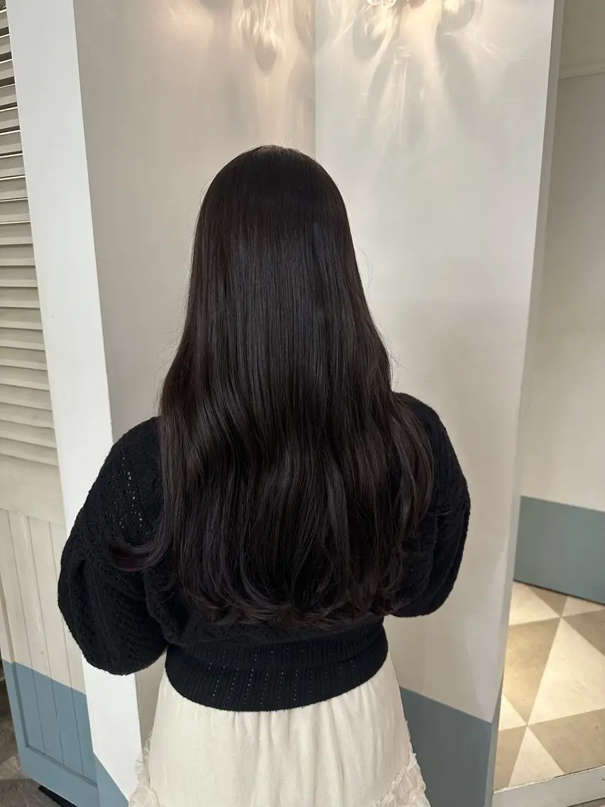 ロング カラー 透明感カラー グレージュ ラベンダーカラー ラベンダーグレージュ ラベンダーグレー ヘアカラー トリートメント 安丸 結夏のヘアスタイル