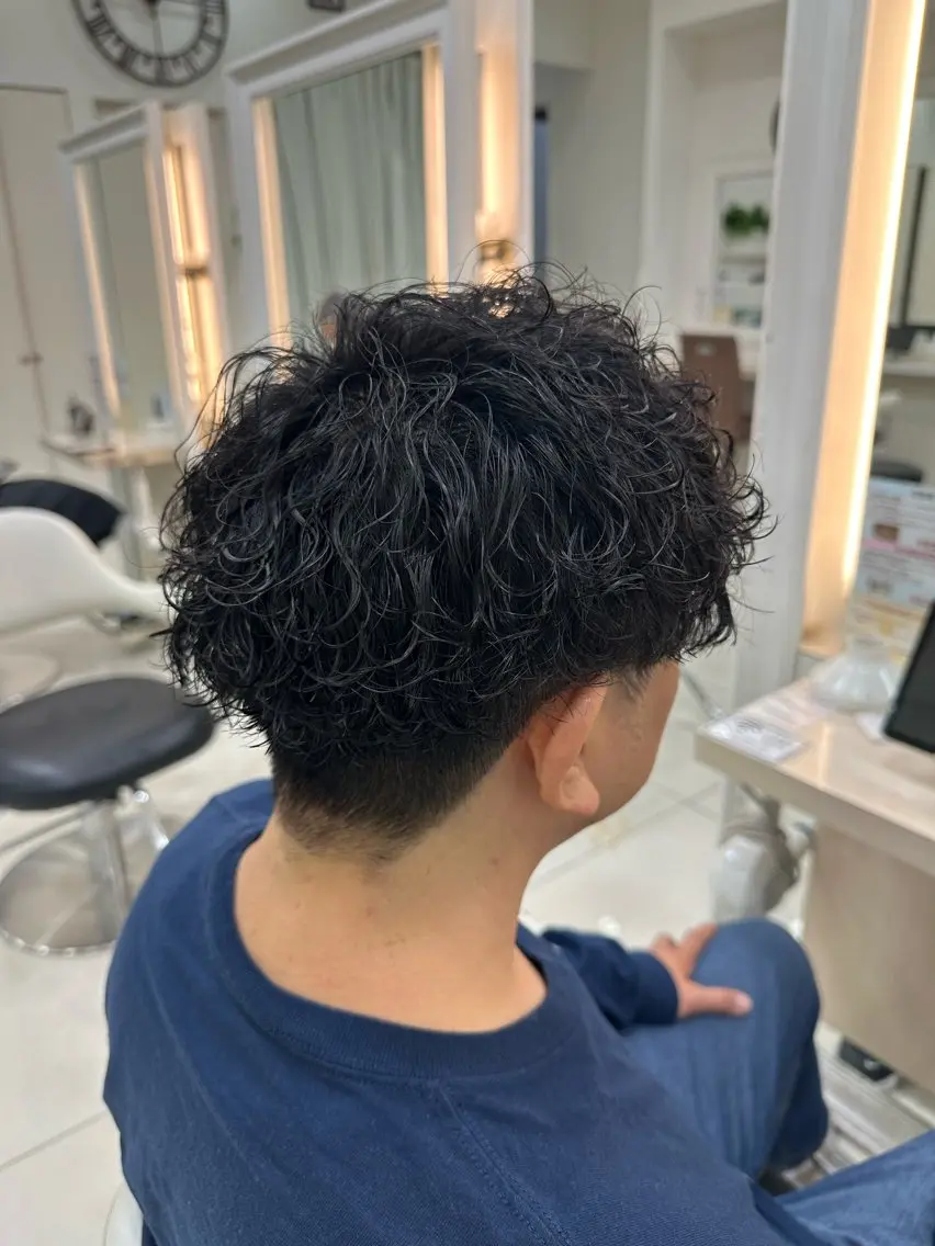 パーマ メンズ メンズパーマ 波巻きパーマ カット パーマ 伊佐 愛のヘアスタイル