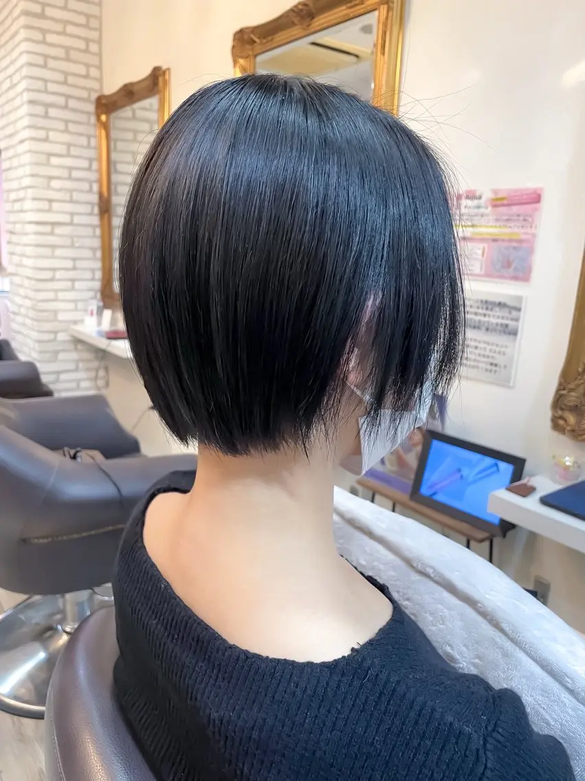 ショート 元自衛官美容師 つや。のヘアスタイル