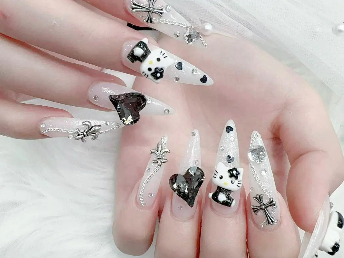 ネイル 長さ出し キラキラネイル 韓国ネイル ロングネイル 持ち込み ハンドネイル ハンドケア KTNail 🎀 長さ出し専門店のネイルデザイン