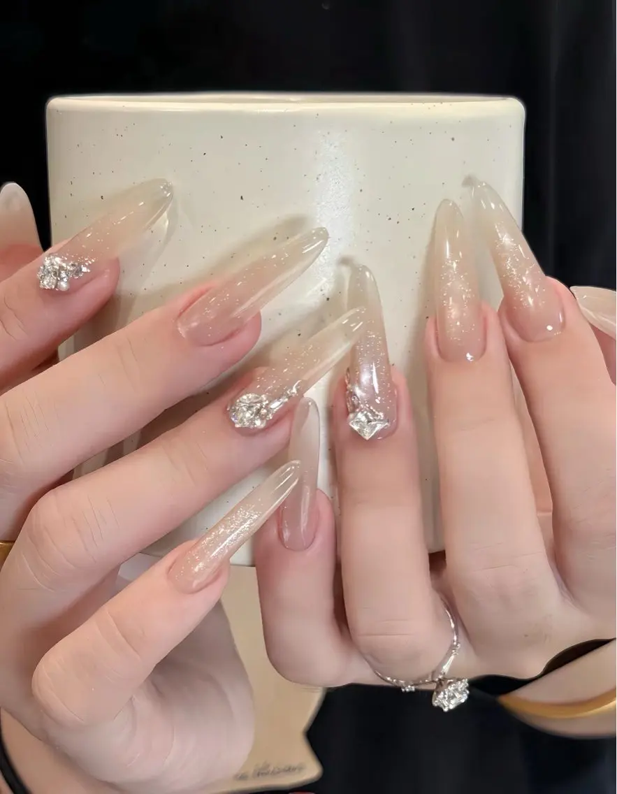 ネイル アートネイル チークネイル 長さ出し フレンチネイル ジェルネイル ハンドネイル ハンドケア 🦋new Nail🦋ニノのネイルデザイン