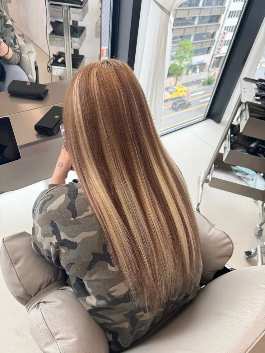 ロング ハイライト エクステ Nene /Roverのヘアスタイル