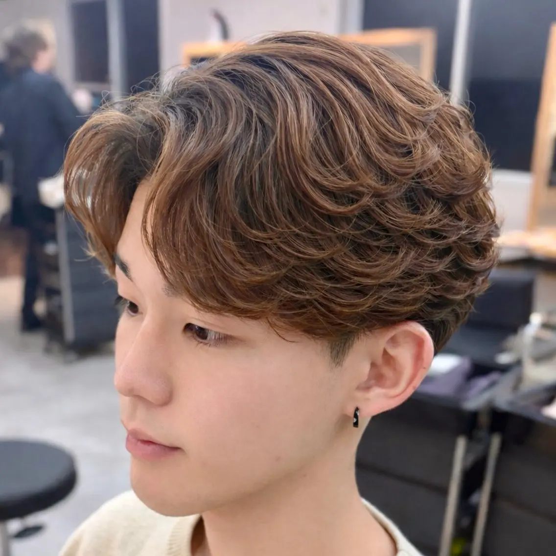 パーマ メンズ センターパート フェザーパーマ メンズパーマ ニュアンスパーマ カット パーマ 男の理想を叶える🔥 メンズパーマ特化|関のヘアスタイル