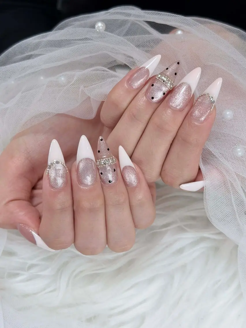 ネイル オーロラネイル ボルドー ブラウン 氷ネイル・うるうるネイル キラキラネイル ハンドネイル Julli NailStudioのネイルデザイン