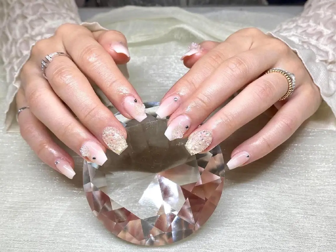 ネイル オーロラネイル 氷ネイル・うるうるネイル 韓国ネイル 水色 夏ネイル ハンドネイル kirakime nailのネイルデザイン