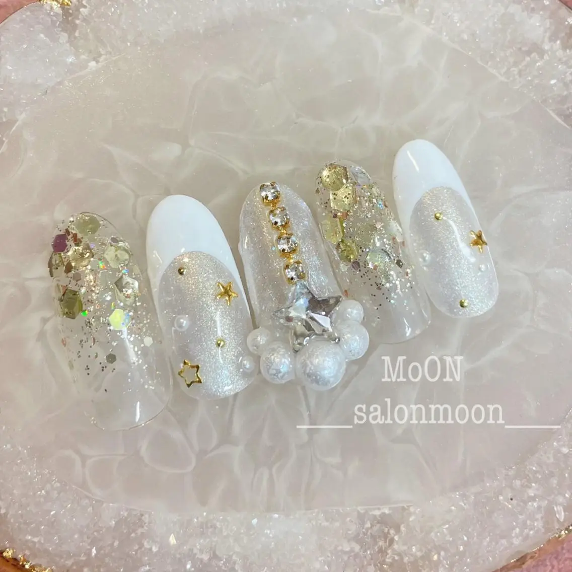 ネイル フレンチネイル ホワイト ハンドネイル ハンドケア MoON...❤︎ MeGuのネイルデザイン