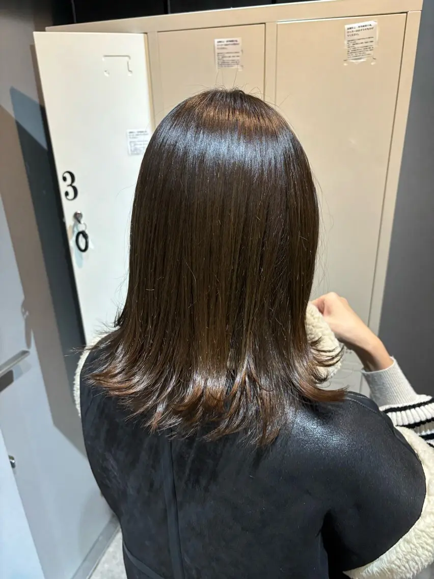 ミディアム カラー アッシュ アッシュブラウン ブラウンカラー カット 縮毛矯正 トリートメント うる艶カラー ✨🧸KOTAROのヘアスタイル