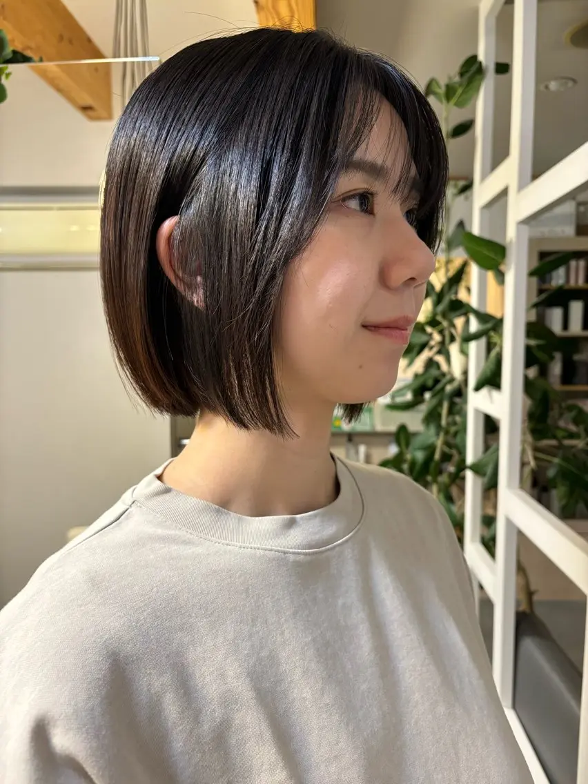 ミディアム 佐藤 爽香のヘアスタイル