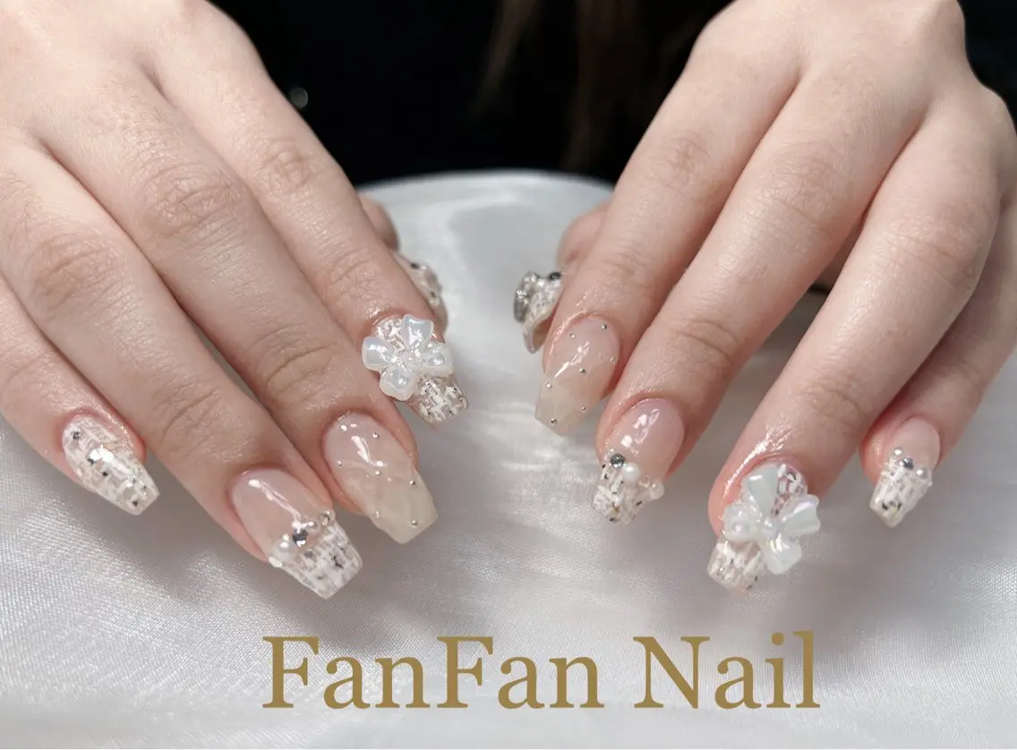 ネイル アートネイル オーロラネイル ガーリー キラキラネイル 韓国ネイル Mio NailsalonUのネイルデザイン