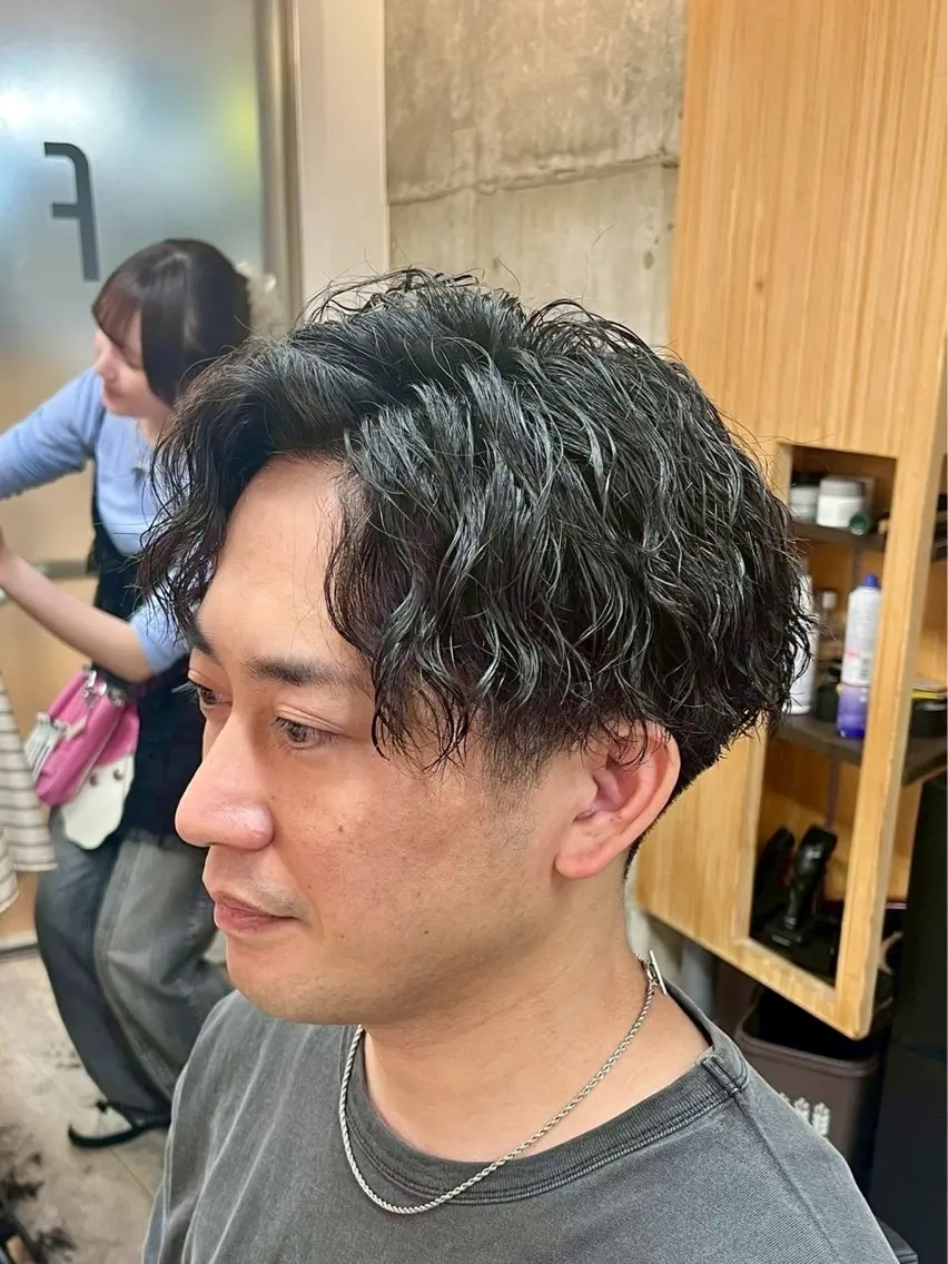 ショート パーマ メンズ カット パーマ トリートメント 佐々木 優人のヘアスタイル