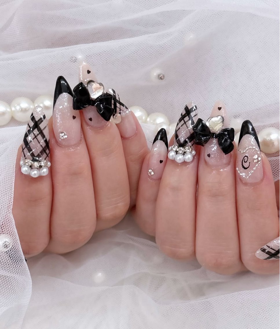 ネイル アートネイル フレンチネイル ジェルネイル キラキラネイル 韓国ネイル ハンドネイル ICE Nailsのネイルデザイン