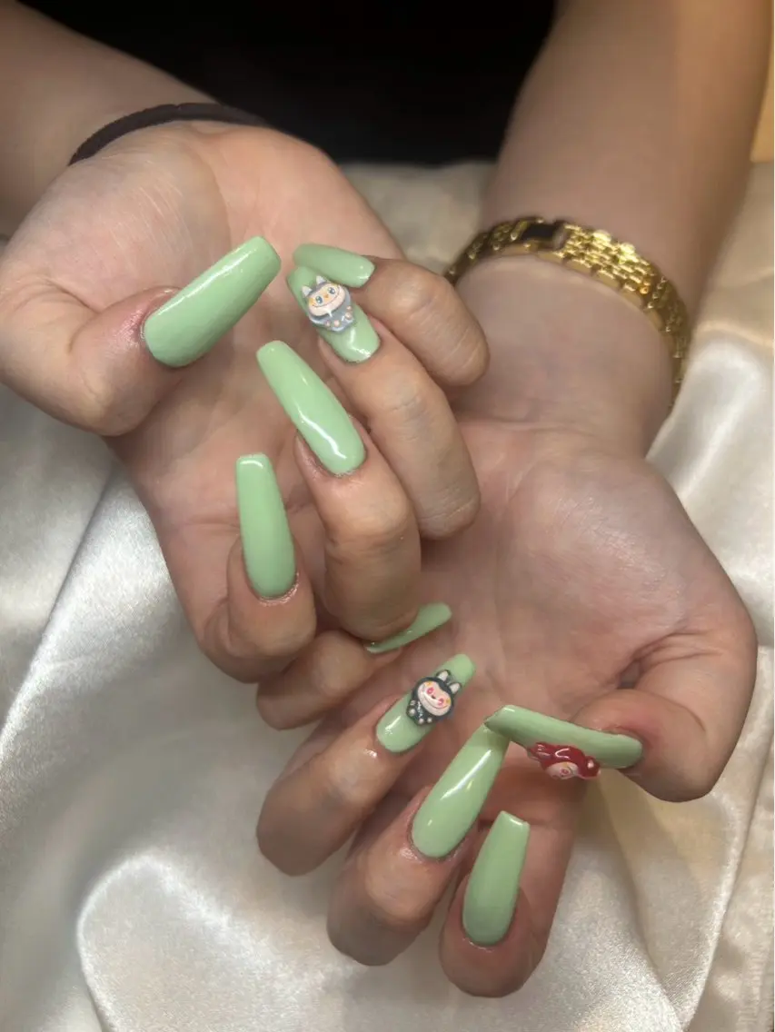 ネイル クレアラルーチェ 博多駅前店💅のネイルデザイン