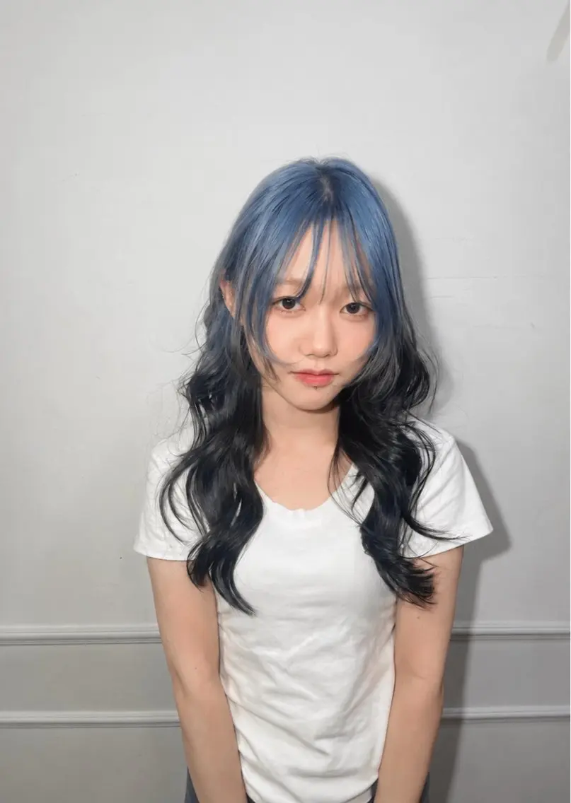 ロング カラー ブルーカラー デザインカラー ダブルカラー エクステ レイヤーカット ヘアカラー トリートメント girly/ヘア メイクMitsukiのヘアスタイル