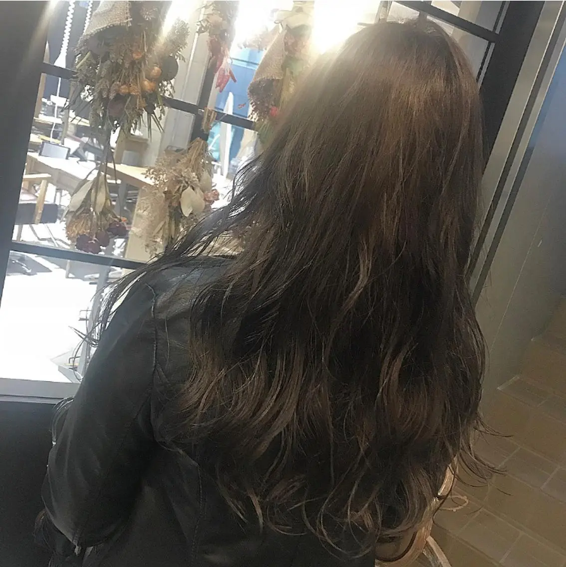 ロング アッシュ 緑川 瑞穂のヘアスタイル