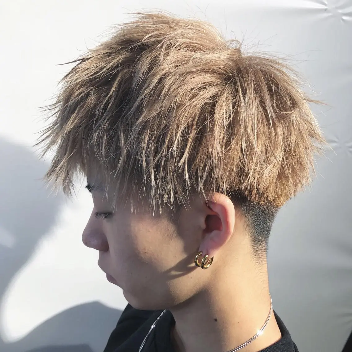 カラー メンズ メンズハイトーン ベージュカラー ハイトーンカラー ハイトーンベージュ メンズパーマ/ メンズカット/渡邊亘のヘアスタイル