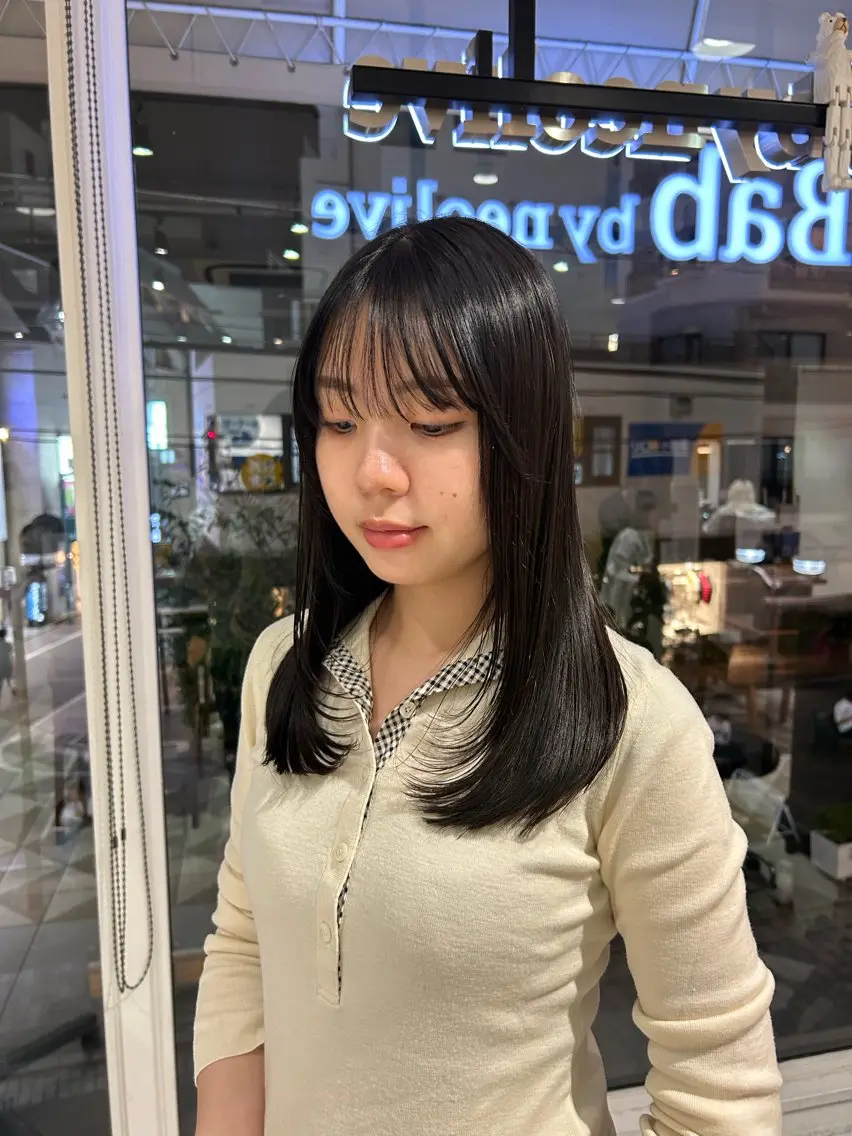 ミディアム 菅沼 紀世/顔周りレイヤーのヘアスタイル