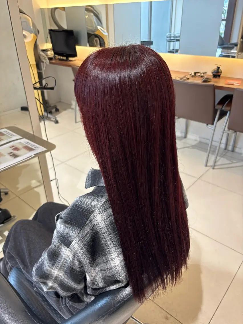 ロング カラー ボルドーカラー レッドカラー カット ヘアカラー トリートメント 後藤 風海のヘアスタイル