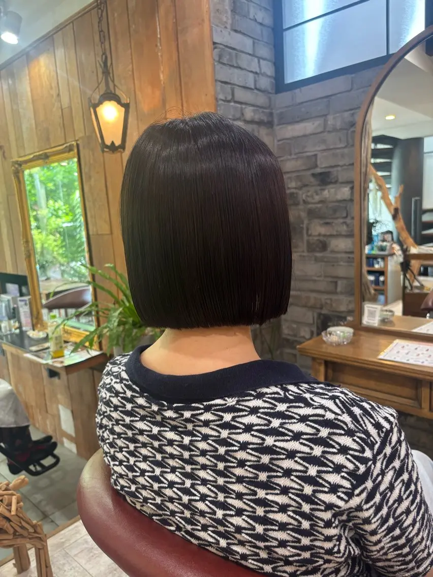 ミディアム ボブ トリートメント 縮毛矯正 望月 芽依のヘアスタイル