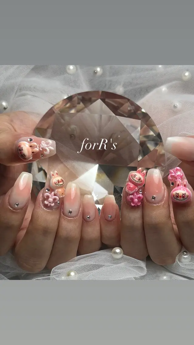セミロング forR's AIKAのネイルデザイン