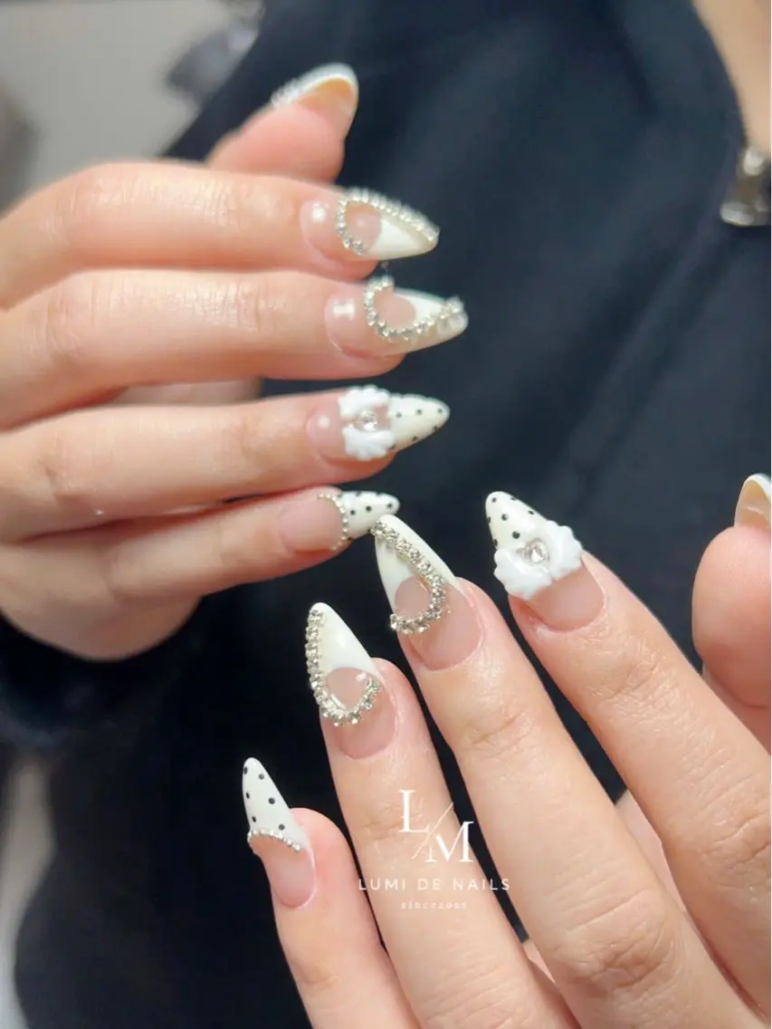 ネイル グラデーション ラメ(グリッター) マグネットネイル ミラーネイル ニュアンスネイル ハンドネイル Lumi de nailsのネイルデザイン