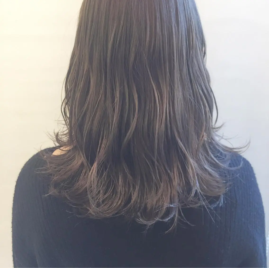 ミディアム カラー グレージュ カット ヘアカラー 齋藤 咲のヘアスタイル