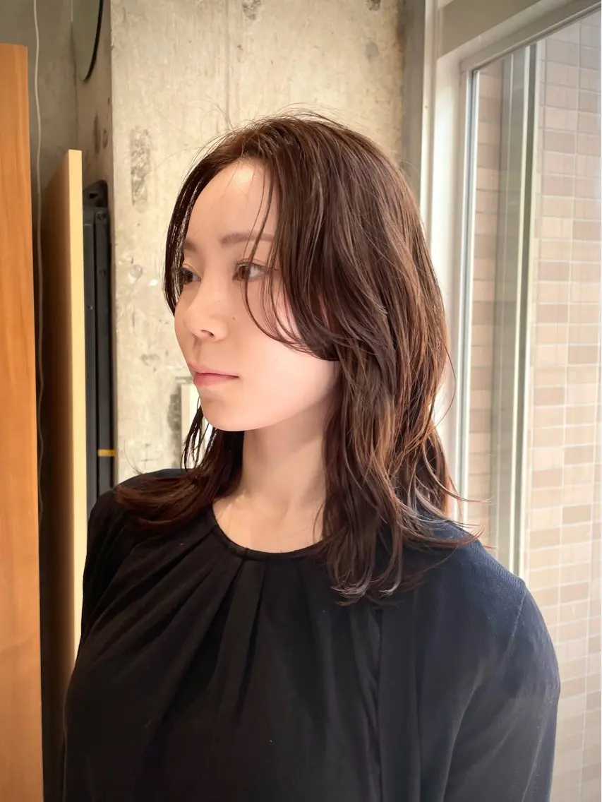 ミディアム ヘアカラー chisato☁️ カットカラーモデルのヘアスタイル