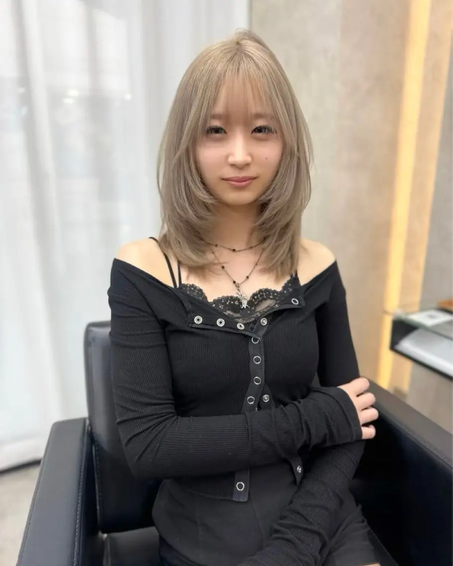 ミディアム ミディアムレイヤー レイヤーカット ヘアカラー ケアブリーチ🌺 透明感🪽‪とわのヘアスタイル