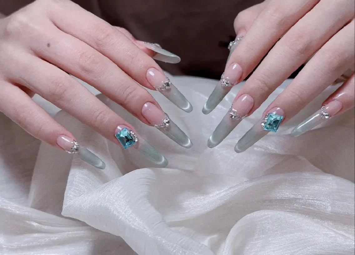 ネイル ハンドネイル Lumen Nailのネイルデザイン