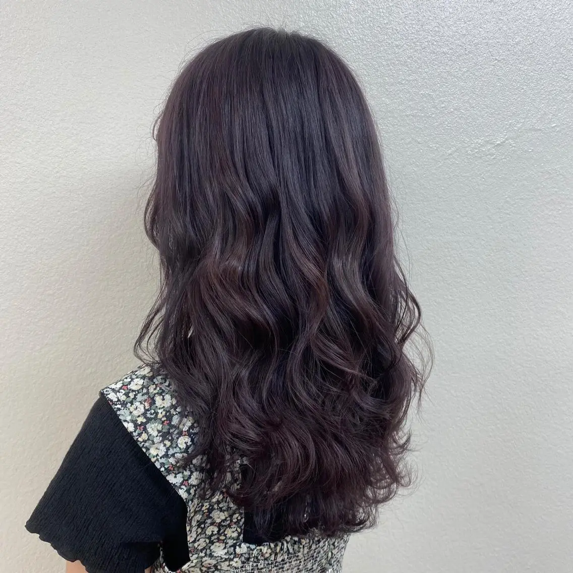 ロング カラー ダブルカラー パープルカラー ヘアカラー トリートメント ヘッドスパ レイヤーStyle 🪽菜々実のヘアスタイル