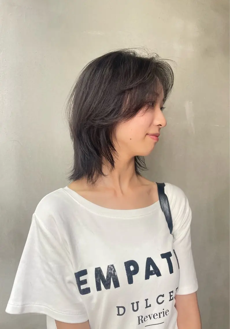 ミディアム ミディアムレイヤー レイヤーカット 長島 舞のヘアスタイル