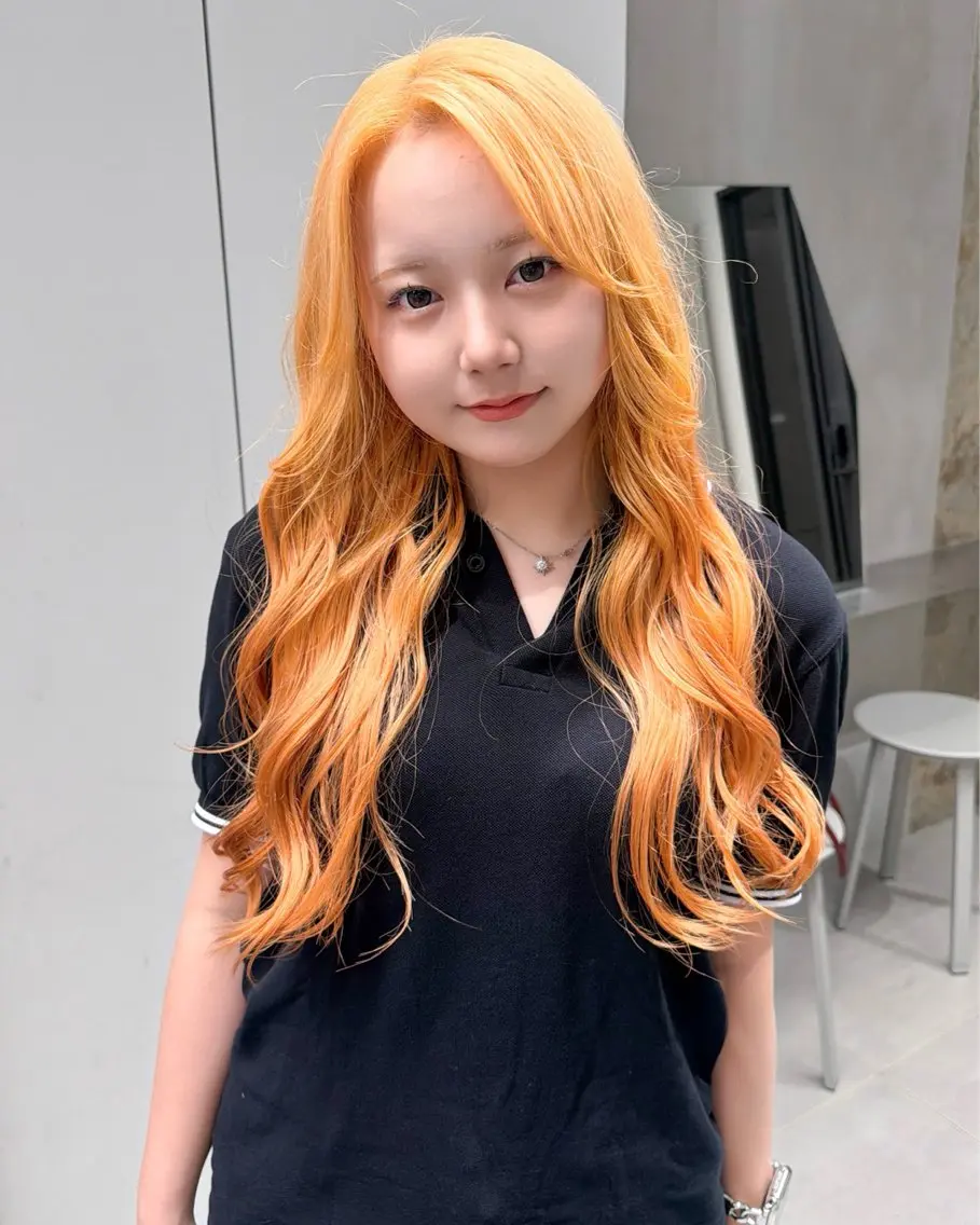 セミロング elaka シオンのヘアスタイル