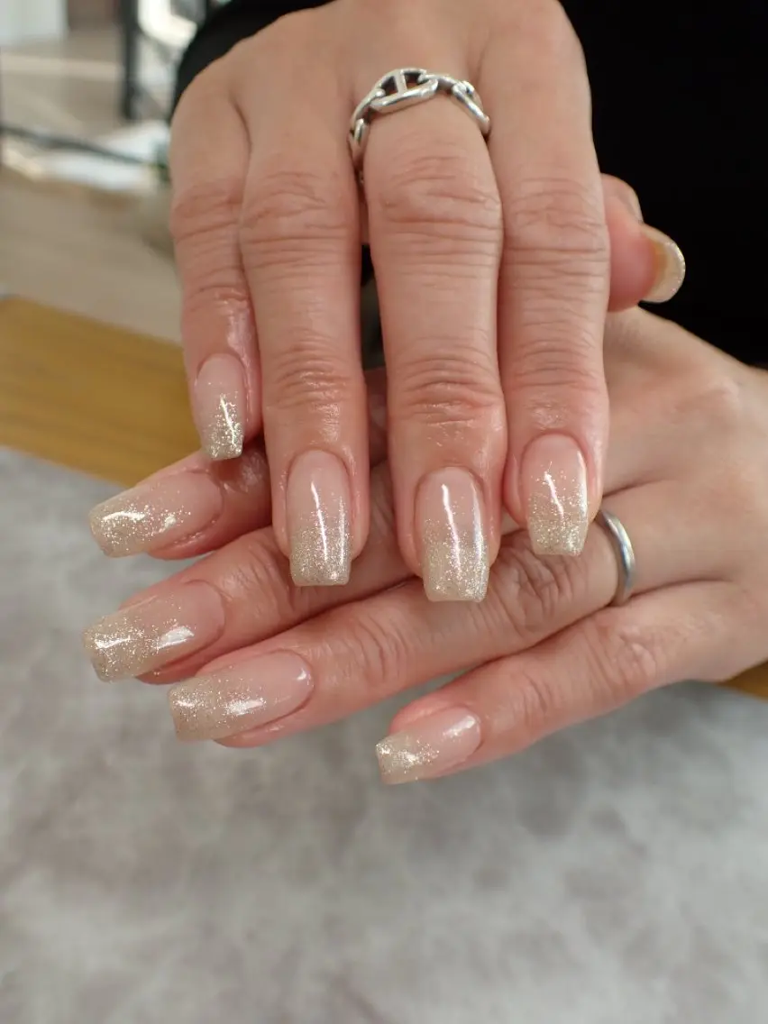 ネイル グラデーション ラメ(グリッター) ラメグラデーション ハンドネイル Nailsalon C.U.Eのネイルデザイン