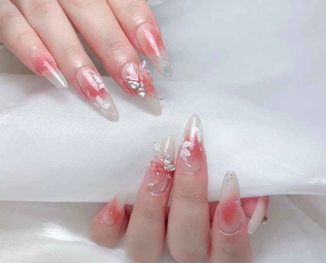 ネイル 🎀M nails✨ ビューティーのネイルデザイン
