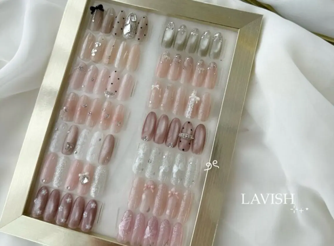 ネイル ハンドネイル LAVISH ayukaのネイルデザイン