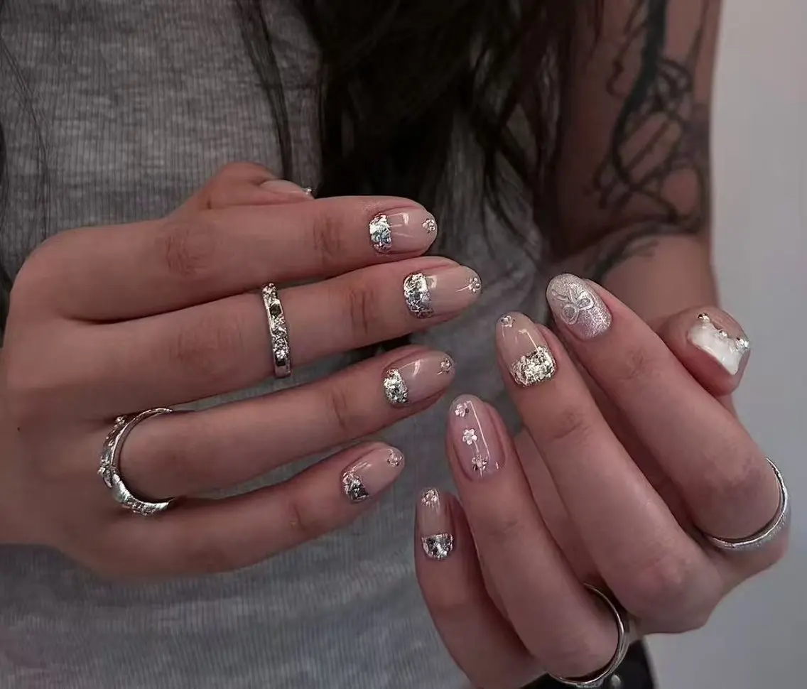 ネイル フラワーネイル フレンチネイル ジェルネイル ガラスフレンチ ハート ハンドネイル BabyYouMi nailのネイルデザイン