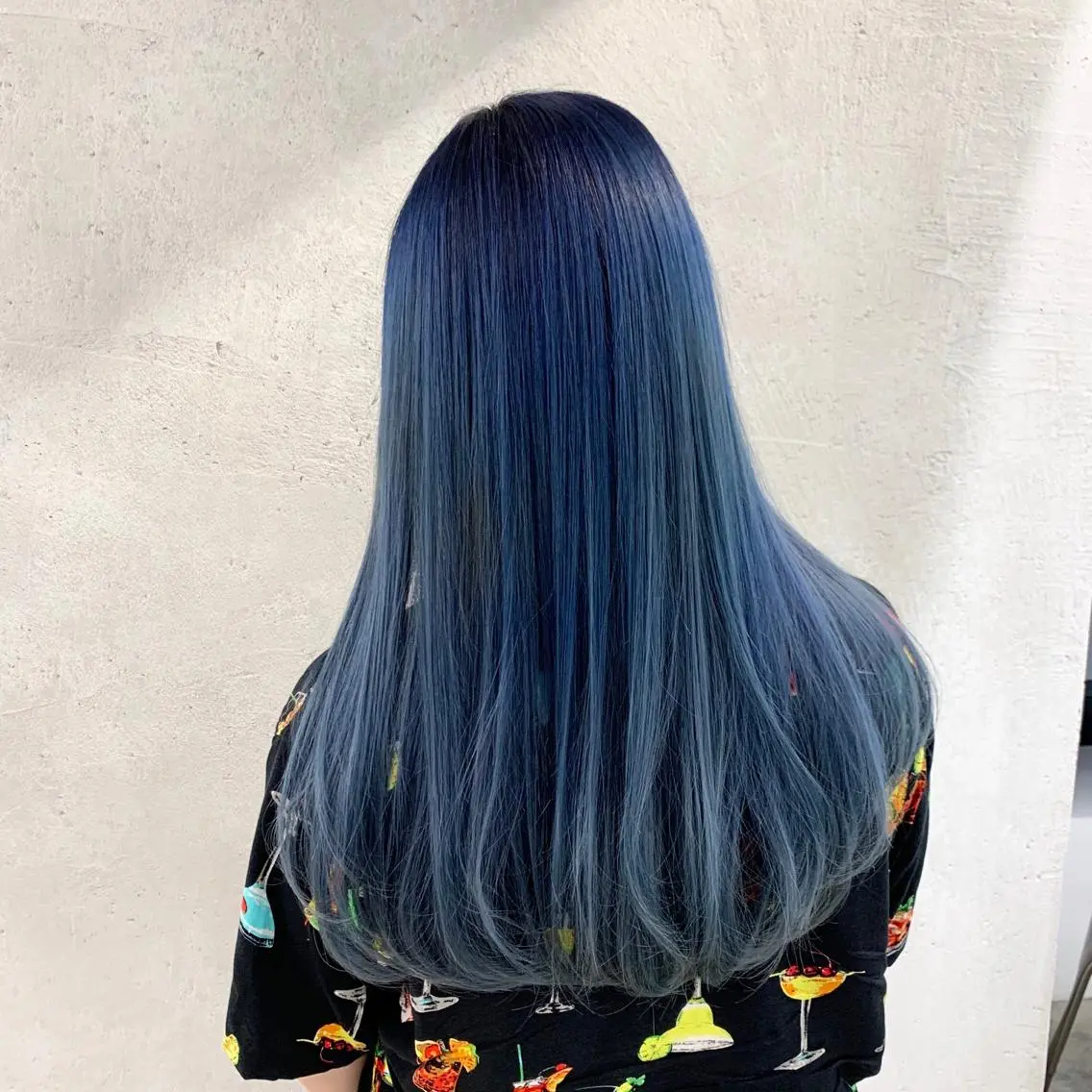 セミロング ヘアカラー 及川シゲル 髪質改善講師のヘアスタイル