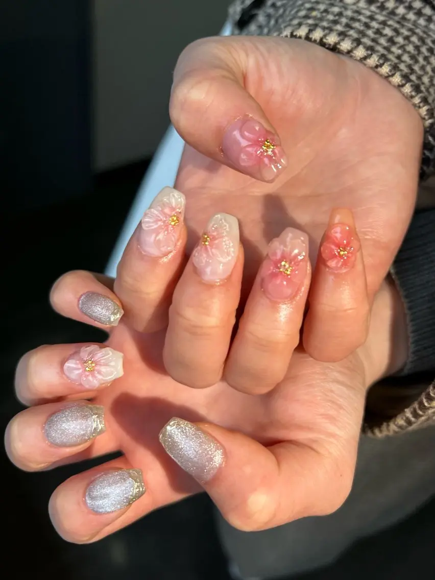 ネイル ハンドネイル フットネイル ✴︎ Delightのネイルデザイン